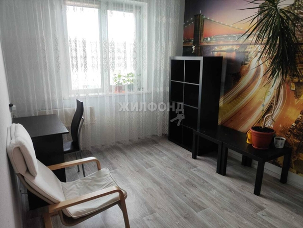 
   Продам 4-комнатную, 81 м², В. Высоцкого ул, 31

. Фото 15.