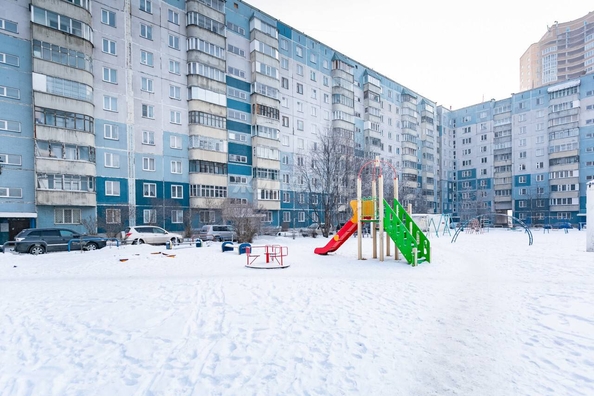 
   Продам 4-комнатную, 81 м², В. Высоцкого ул, 31

. Фото 24.