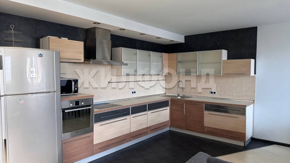 
  Сдается 3-комн. квартира, 116 м², Советская ул, д. 19
. Фото 3.