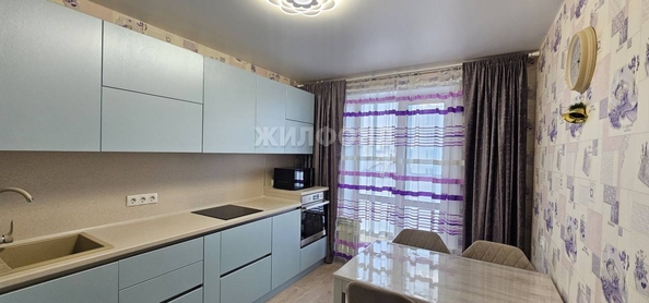 
   Продам 1-комнатную, 40 м², Александра Чистякова ул, 2

. Фото 3.