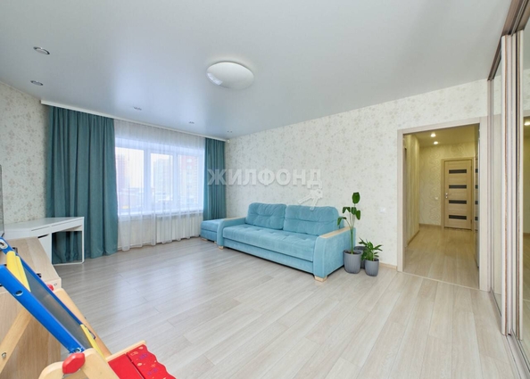 
   Продам 2-комнатную, 61 м², Стартовая ул, 4

. Фото 2.