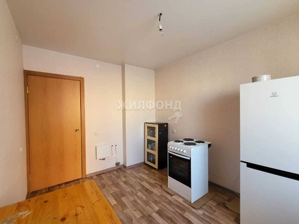 
   Продам 1-комнатную, 32 м², Петухова ул, 95/4

. Фото 5.