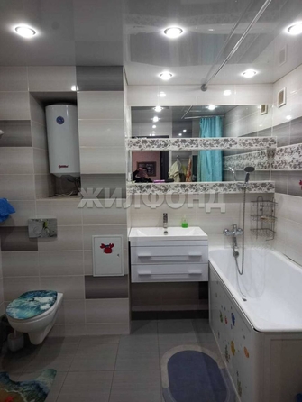 
   Продам 5-комнатную, 158.6 м², Сиреневая ул, 35

. Фото 3.