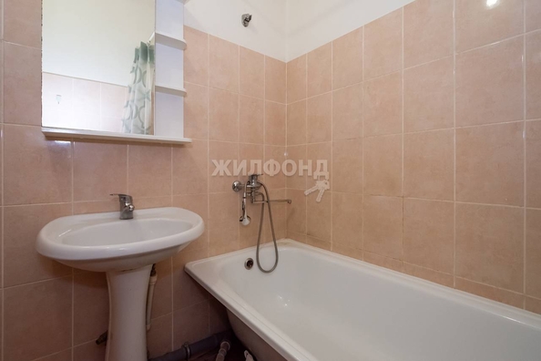 
   Продам 1-комнатную, 48 м², Тюленина ул, 19

. Фото 13.