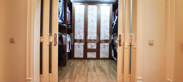 
   Продам 3-комнатную, 188.8 м², Щетинкина ул, 49

. Фото 15.
