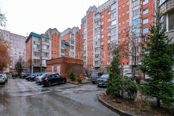 
   Продам 3-комнатную, 112.2 м², Толстого ул, 5

. Фото 17.