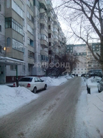 
   Продам 4-комнатную, 80 м², Троллейная ул, 130

. Фото 22.