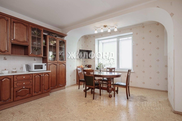 
   Продам 3-комнатную, 158 м², Коммунистическая ул, 50

. Фото 2.