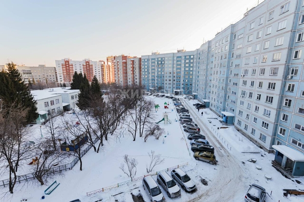 
   Продам 3-комнатную, 63.7 м², 2-й (4 мкр.) кв-л, 212

. Фото 13.