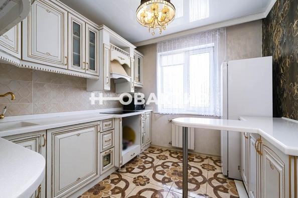 
   Продам 4-комнатную, 77.1 м², Тульская ул, 90

. Фото 2.