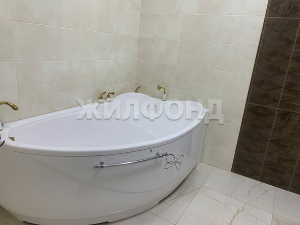 
   Продам 3-комнатную, 98.4 м², Мясниковой ул, 30

. Фото 1.