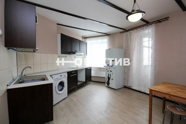 
   Продам 2-комнатную, 63.1 м², Тюленина ул, 1

. Фото 3.