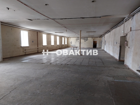 
   Сдам торговое помещение, 450 м², Революционный пр-кт, 32А

. Фото 3.