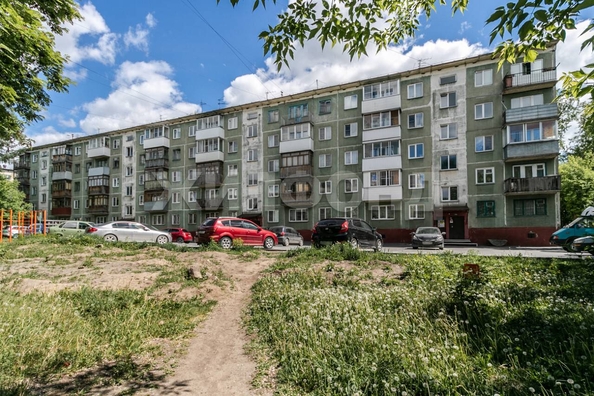 
  Продается 2-комн. квартира, 43.2 м², Есенина ул, д. 61
. Фото 2.