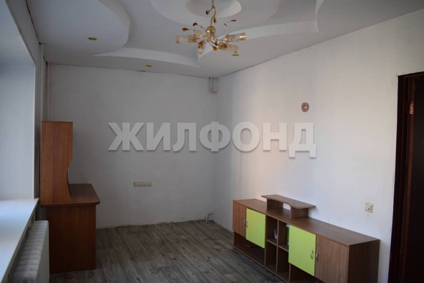 
   Продам 3-комнатную, 63.7 м², Рабочая ул, 10

. Фото 2.