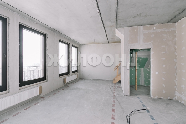 
   Продам 3-комнатную, 156 м², 3-й микрорайон, 1

. Фото 3.