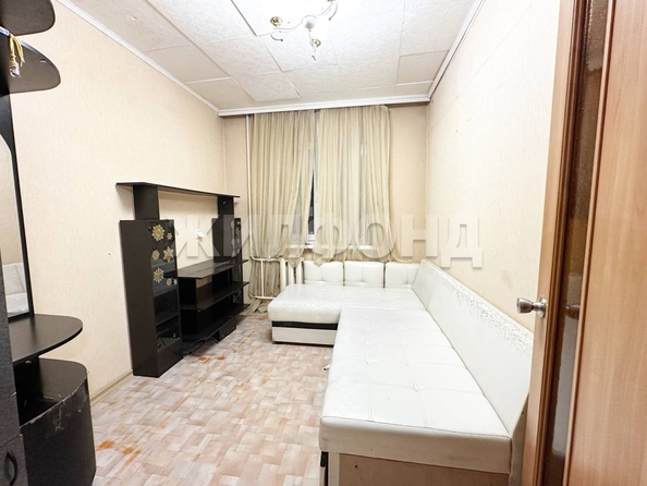 
   Продам 4-комнатную, 61 м², Петухова ул, 110

. Фото 6.