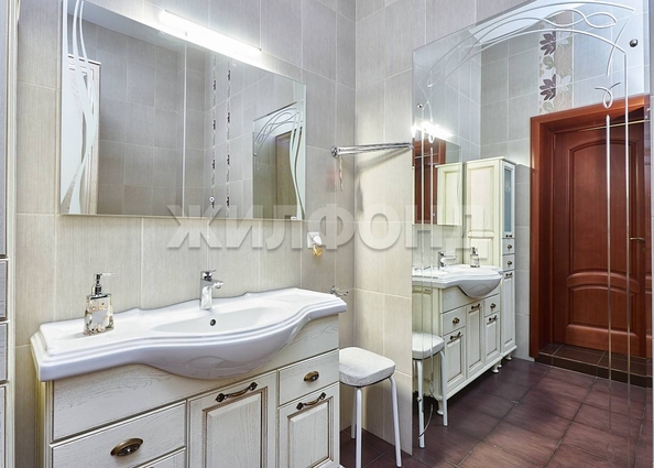 
   Продам дом, 600 м², Криводановка село

. Фото 11.