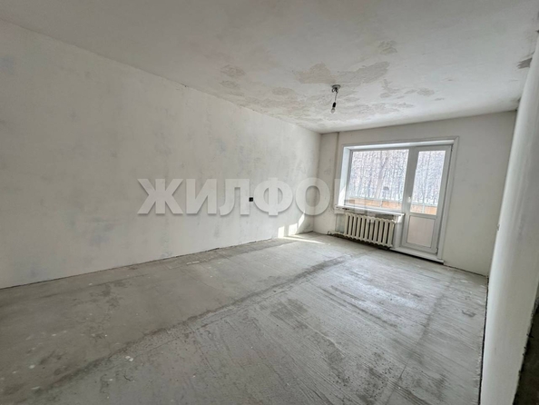 
   Продам 1-комнатную, 38 м², Краснообск, 4

. Фото 3.