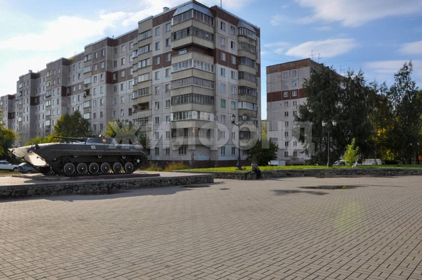 
   Продам 4-комнатную, 79.2 м², Троллейная ул, 152

. Фото 4.