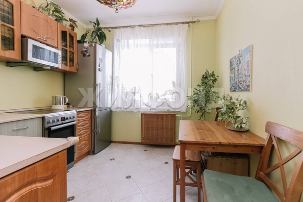 
   Продам 2-комнатную, 53.1 м², 2-й (4 мкр.) кв-л, 202

. Фото 3.
