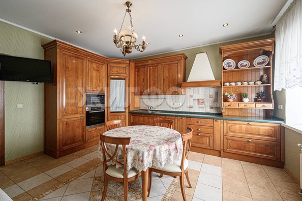 
   Продам 3-комнатную, 116.5 м², Кирова ул, 46

. Фото 2.