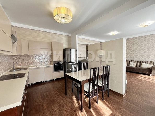 
   Продам 3-комнатную, 99.2 м², Красный пр-кт, 153Б

. Фото 1.