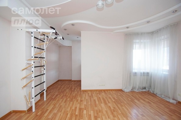 
   Продам 5-комнатную, 210 м², Омская ул, 115/1

. Фото 9.