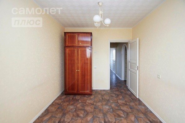 
   Продам 3-комнатную, 63 м², Дмитриева ул, 5/4

. Фото 1.