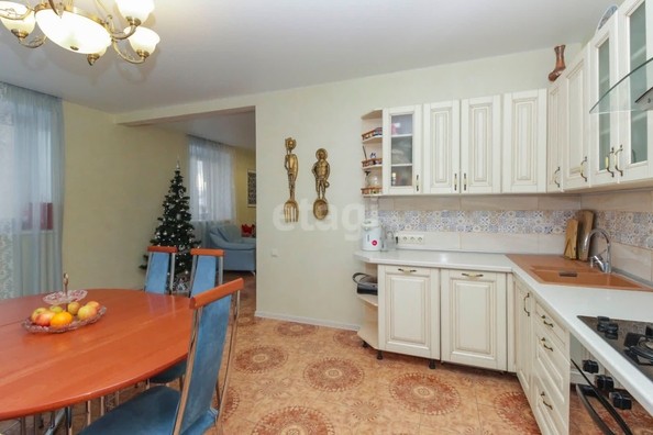 
   Продам дом, 264 м², Омск

. Фото 3.