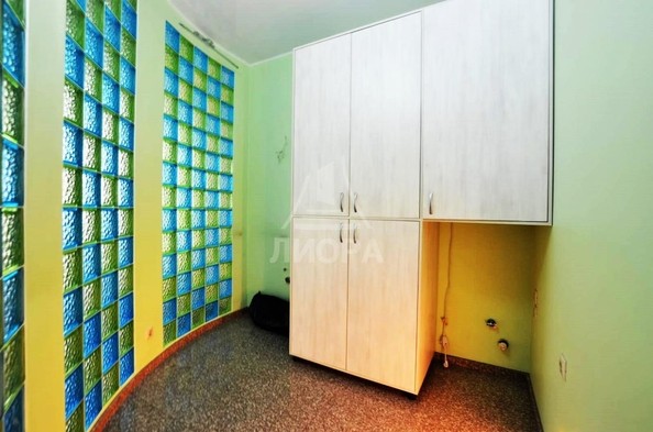 
  Сдам в аренду 3-комнатную квартиру, 106.7 м², Омск

. Фото 24.