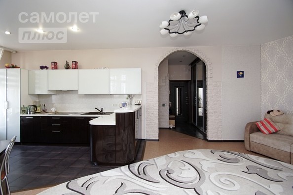 
   Продам 3-комнатную, 90 м², Кемеровская ул, 26

. Фото 2.