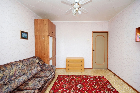 
   Продам 2-комнатную, 53 м², Рокоссовского ул, 10

. Фото 2.