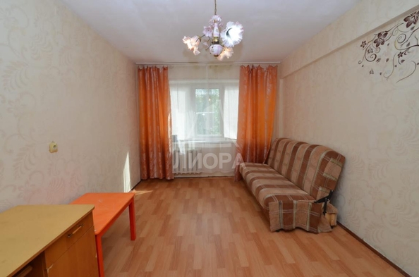 
   Продам 1-комнатную, 30 м², Фугенфирова ул, 7

. Фото 2.