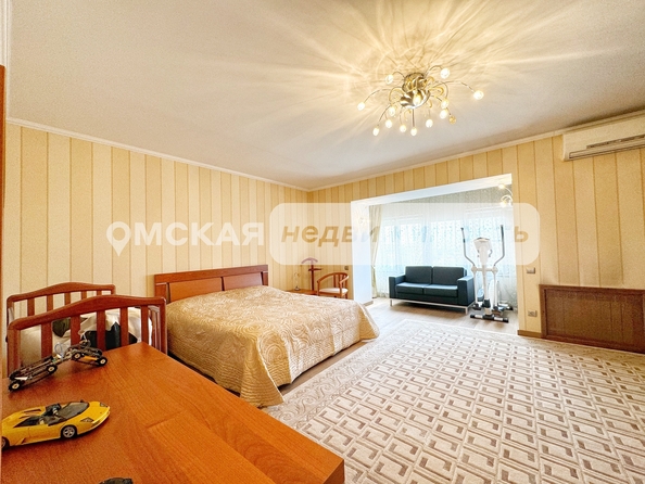 
   Продам 4-комнатную, 145 м², Крупской ул, 25/1

. Фото 16.