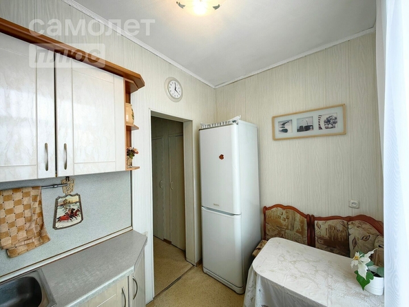 
   Продам 3-комнатную, 62.6 м², Линия 27-я ул, 33

. Фото 2.