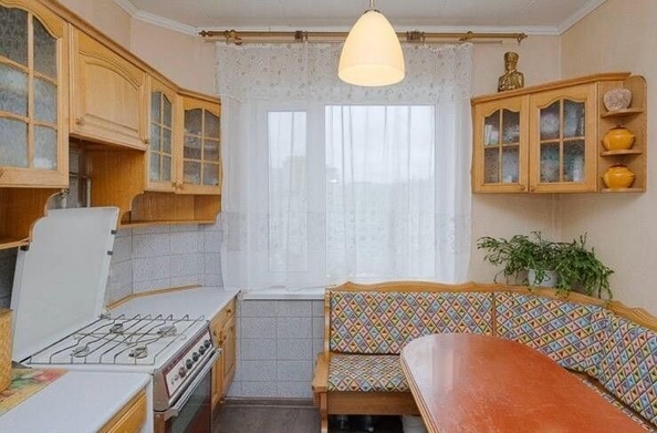 
   Продам 3-комнатную, 63 м², 10 лет Октября ул, 105

. Фото 3.