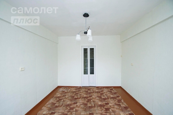 
   Продам 3-комнатную, 49 м², Блюхера ул, 12

. Фото 4.