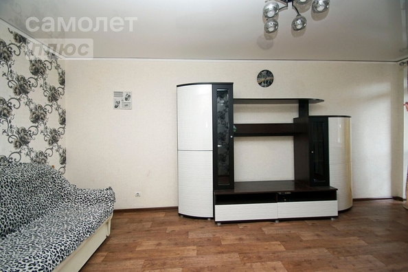 
   Продам 1-комнатную, 36.8 м², Перелета ул, 18

. Фото 3.