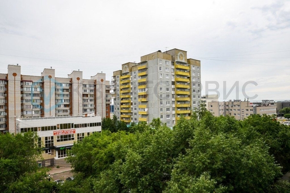 
   Продам 3-комнатную, 66 м², 70 лет Октября ул, 22

. Фото 2.