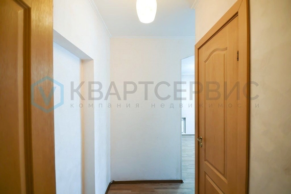 
   Продам 1-комнатную, 30.4 м², 8 Марта ул, 4

. Фото 1.