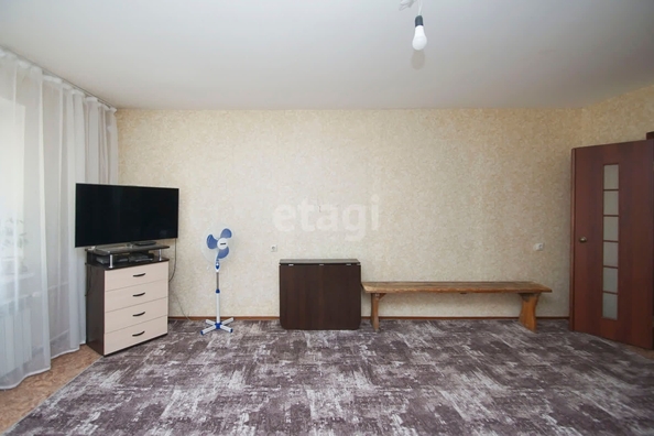 
   Продам 3-комнатную, 81.7 м², Полторацкого ул, 48

. Фото 1.