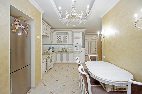 
   Продам 3-комнатную, 118.4 м², Маршала Жукова ул, 107

. Фото 3.