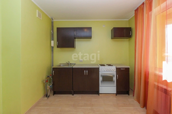 
   Продам 1-комнатную, 45 м², Конева ул, 8к1

. Фото 1.