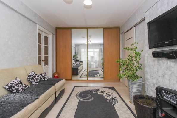 
   Продам 3-комнатную, 60 м², Лукашевича ул, 11Б

. Фото 2.