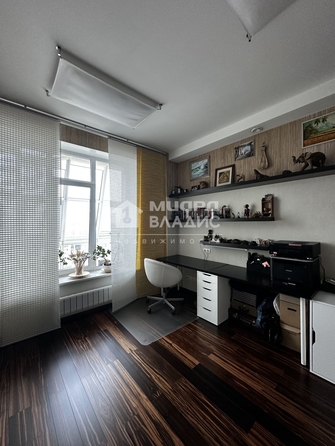 
   Продам 4-комнатную, 153.5 м², Мартынова б-р, 5

. Фото 7.