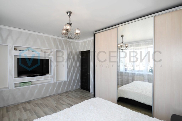 
   Продам 3-комнатную, 75.7 м², Школьный б-р, 1

. Фото 1.