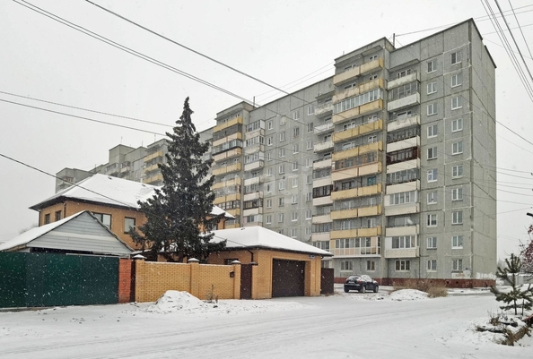 
   Продам 2-комнатную, 63 м², Рабочая 15-я ул, 88

. Фото 1.