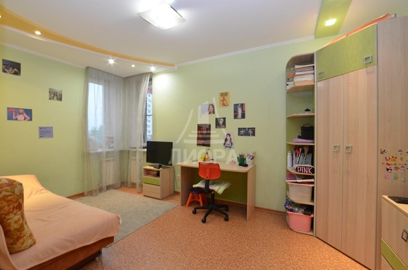 
   Продам 3-комнатную, 102.7 м², Омская ул, 107

. Фото 14.