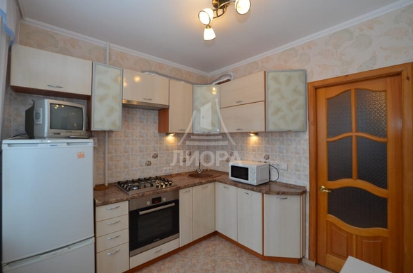 
  Сдам в аренду 2-комнатную квартиру, 47.8 м², Омск

. Фото 5.